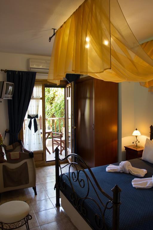 Hotel Ismini アムリアニ 部屋 写真